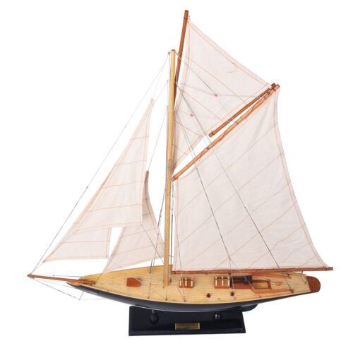 AS108F Authentic Models America's Cup Columbia, Small