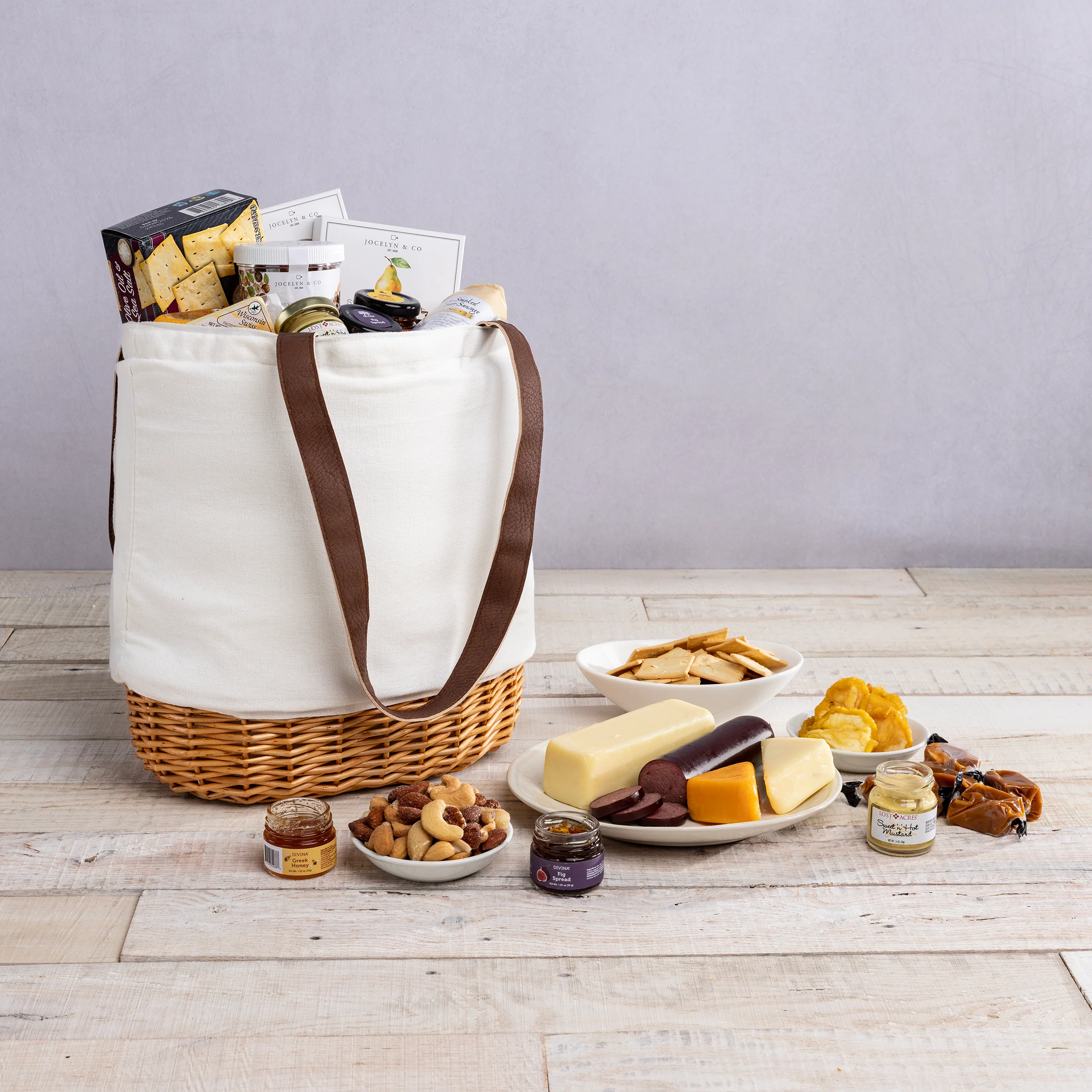 Pico Lunch Basket with Gourmet Gift Pack - Image 2
