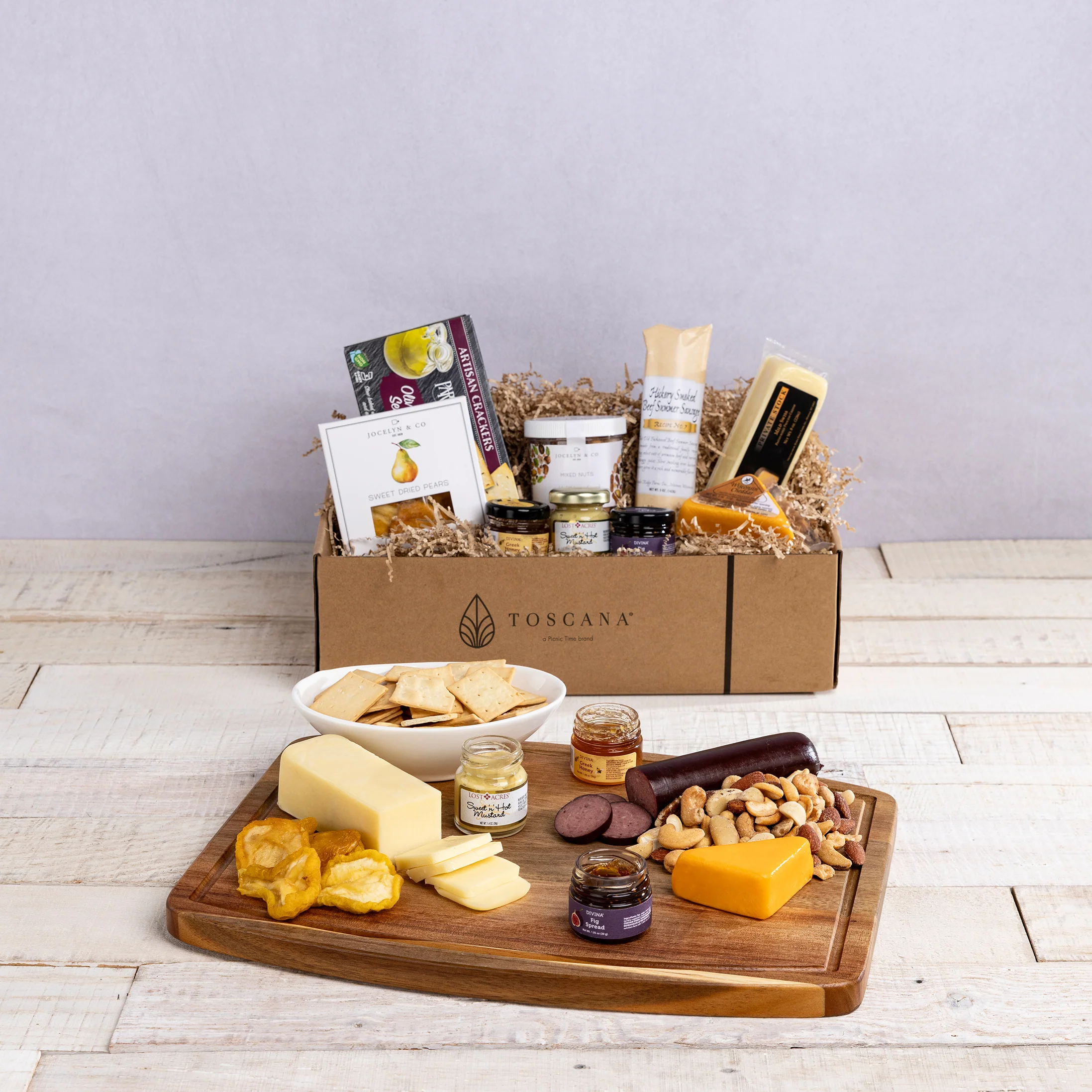 Ovale Cutting Board with Gourmet Gift Pack - Image 2